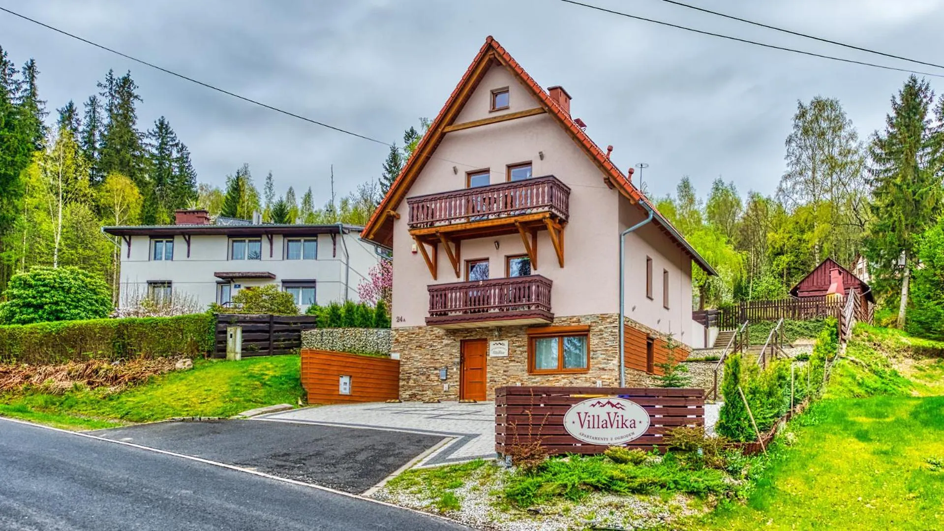 Royal Aparts Villa Vika Apartamenty Gorskie Z Ogrodem Karpacz