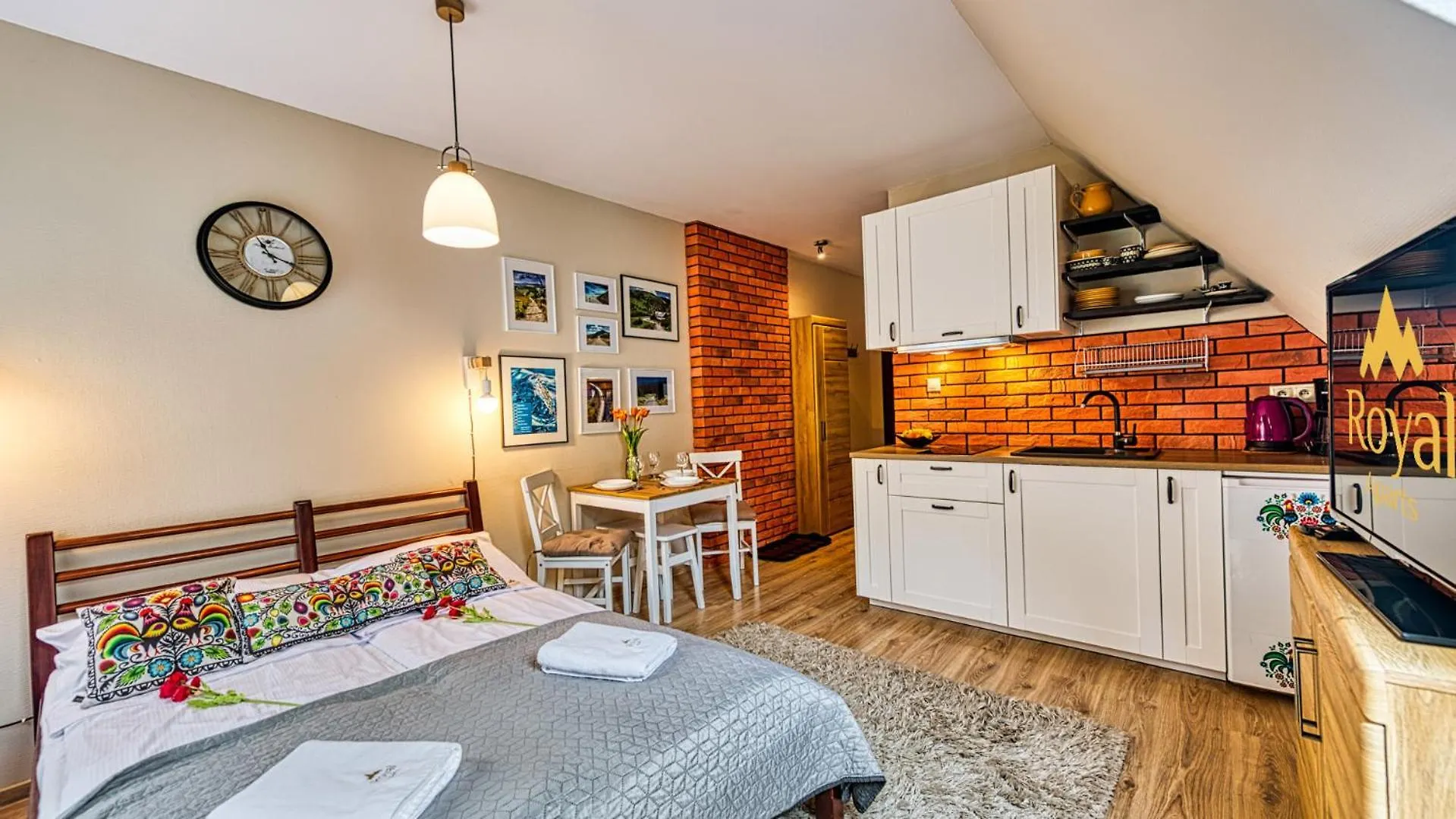 公寓 Royal Aparts Villa Vika Apartamenty Gorskie Z Ogrodem 卡尔帕奇 波兰