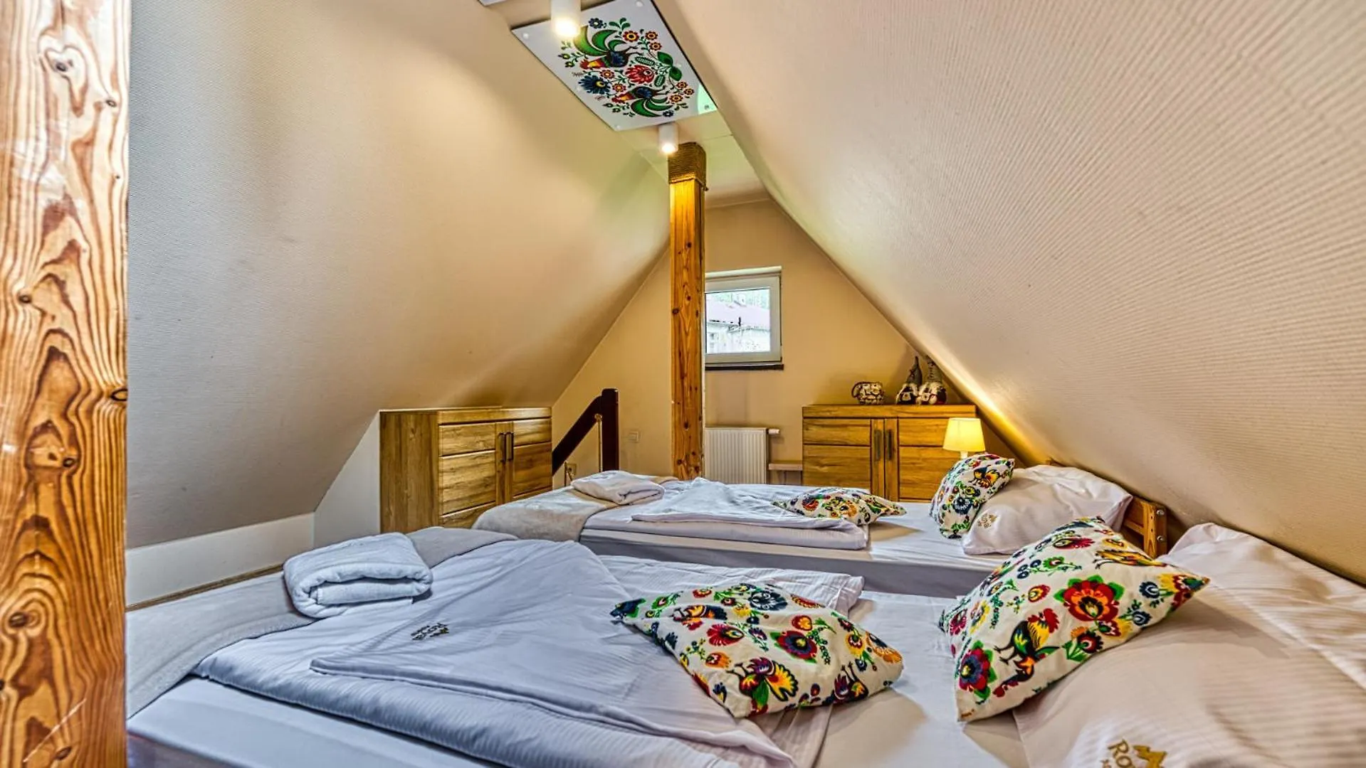 公寓 Royal Aparts Villa Vika Apartamenty Gorskie Z Ogrodem 卡尔帕奇